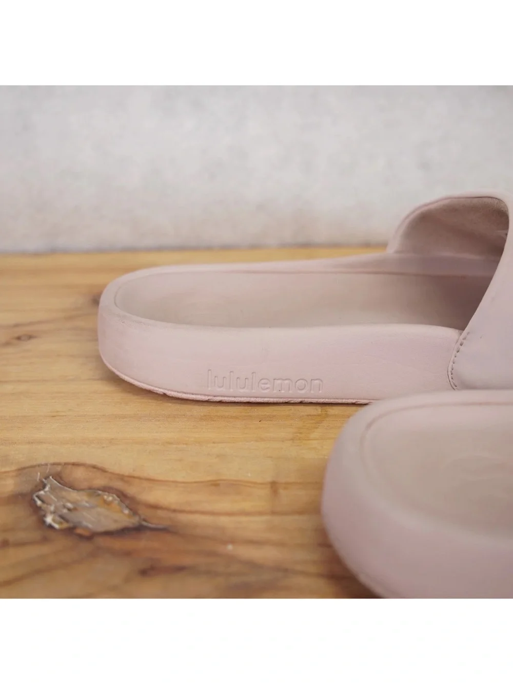 Lululemon Women's Restfeel Slides Size US 9 UK 6.5 Pink LW9EF2S Comfort Cozy
